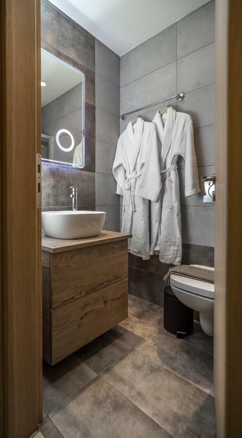 הרסוניסוס Lemar Luxury Apartments מראה חיצוני תמונה