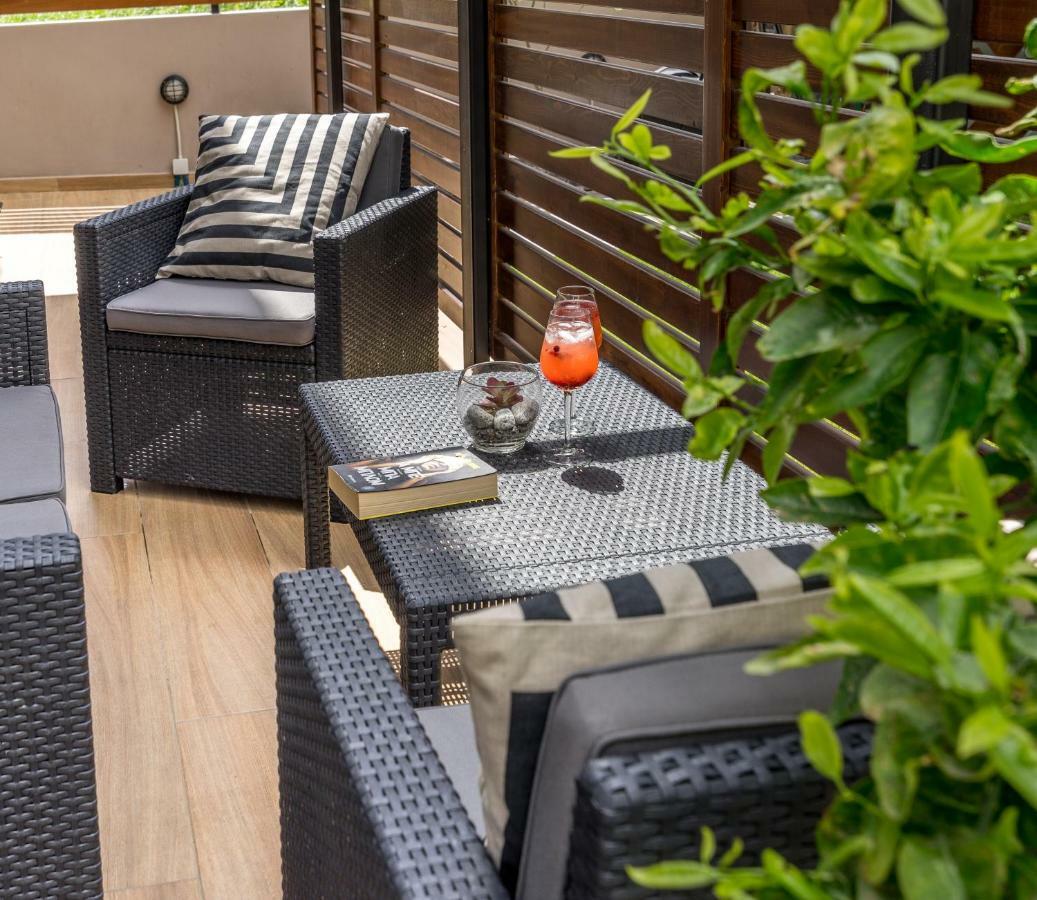 הרסוניסוס Lemar Luxury Apartments מראה חיצוני תמונה
